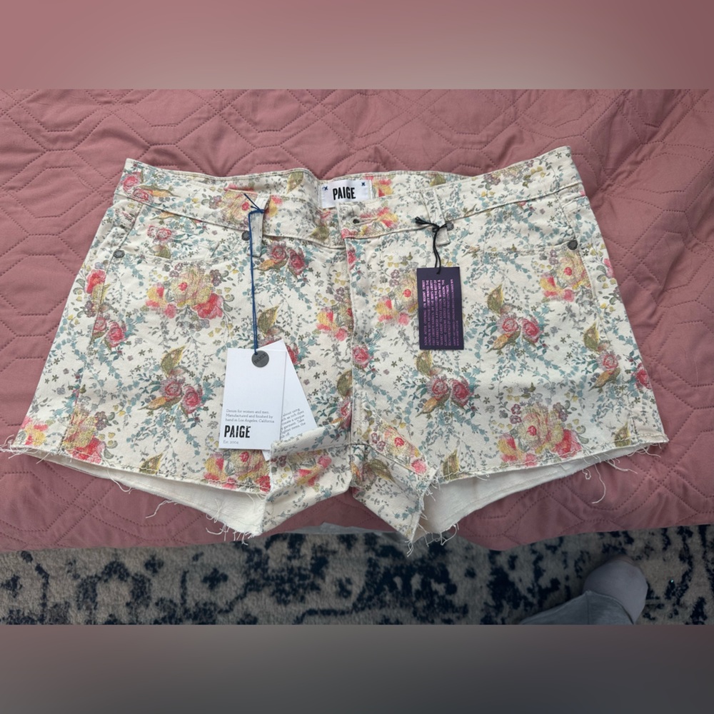 NWT SZ 32 PAIGE Floral Jean Shorts - Cream and Red - Picture 2 of 9